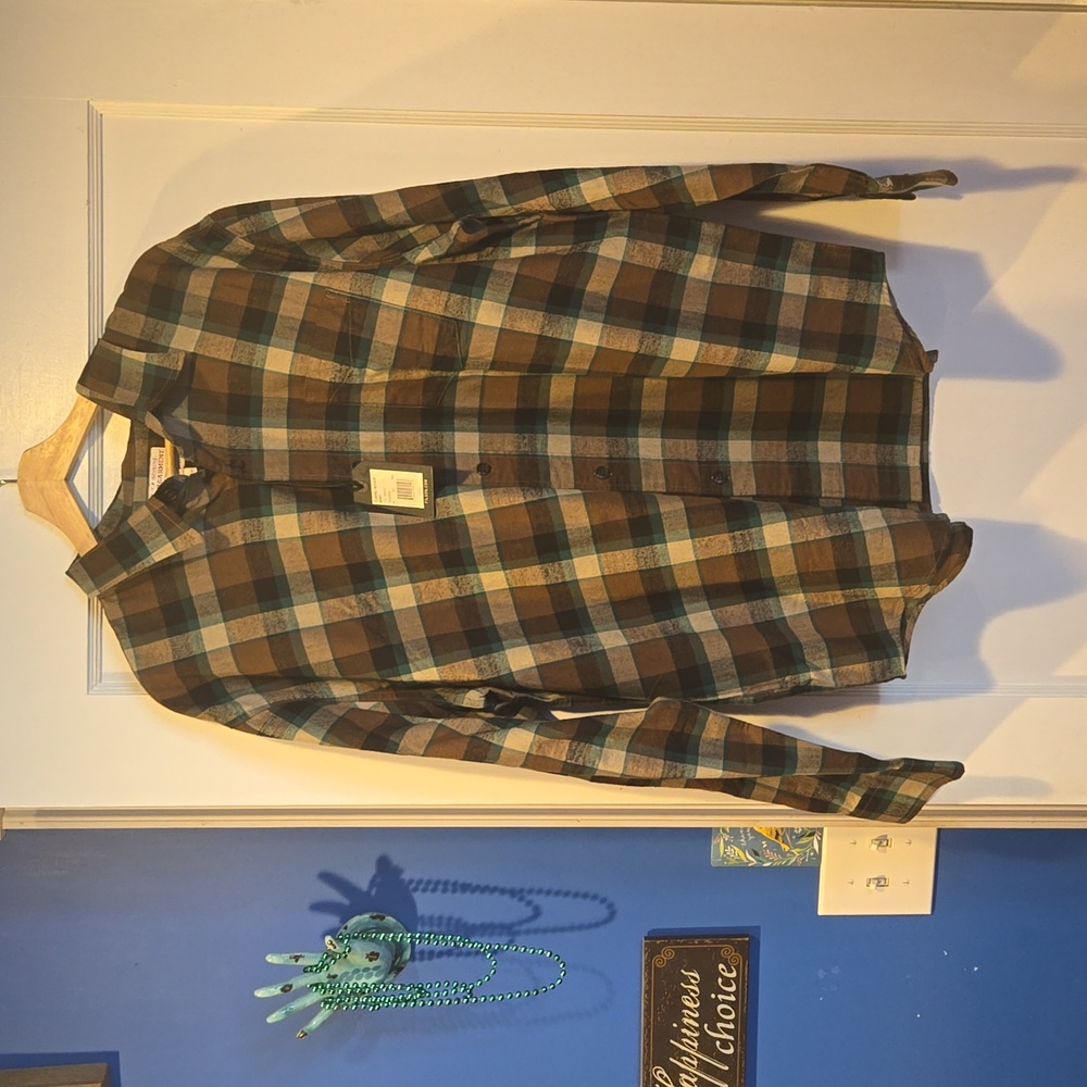 NWT. Filson flannel service shirt